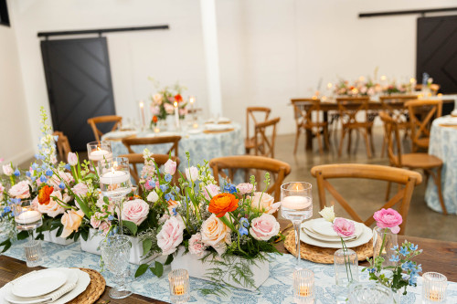 Table floral setting